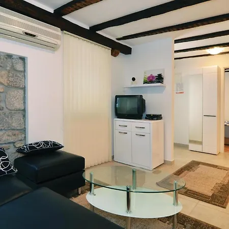 2 Bedroom In * لوفغان